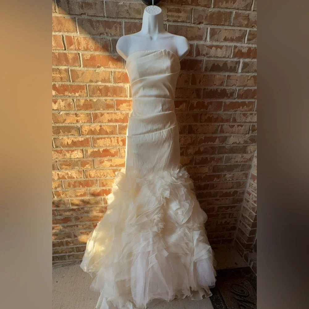 Vera Wang Kathleen Strapless Cream wedding Gown size 4 - Picture 7 of 14